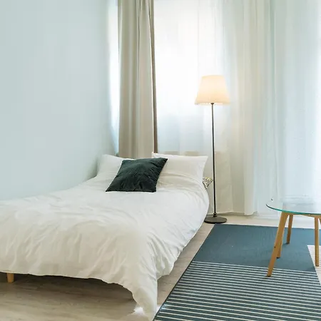 Spacious & Quiet - Center - 2br *
