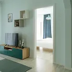 Spacious & Quiet - Center - 2br Bukarest
