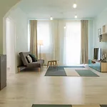 Apartman Spacious & Quiet - Center - 2br Bukarest