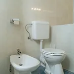 Spacious & Quiet - Center - 2br * Bukarest