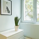 Spacious & Quiet - Center - 2br *