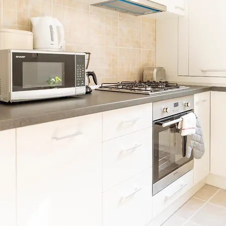 Spacious & Quiet - Center - 2br * Bukarest