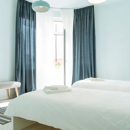 Spacious & Quiet - Center - 2br