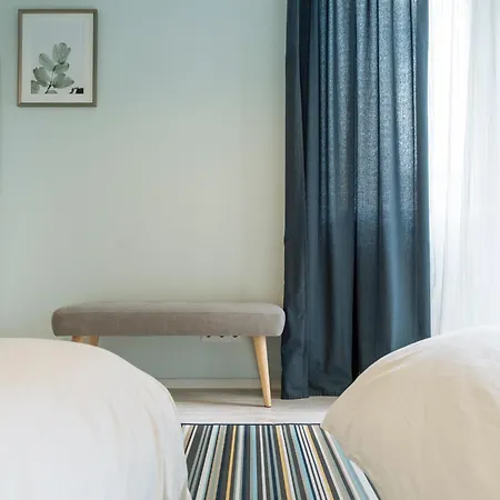 Spacious & Quiet - Center - 2br Apartman *