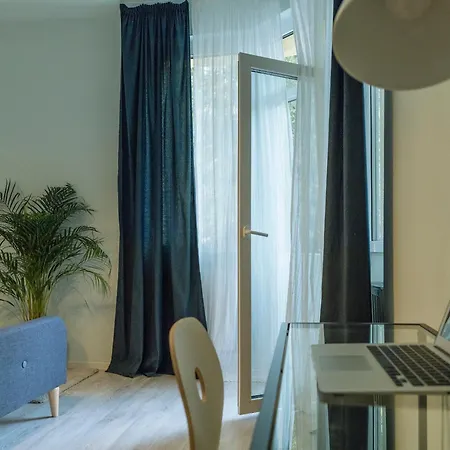 Spacious & Quiet - Center - 2br Apartment Bucharest