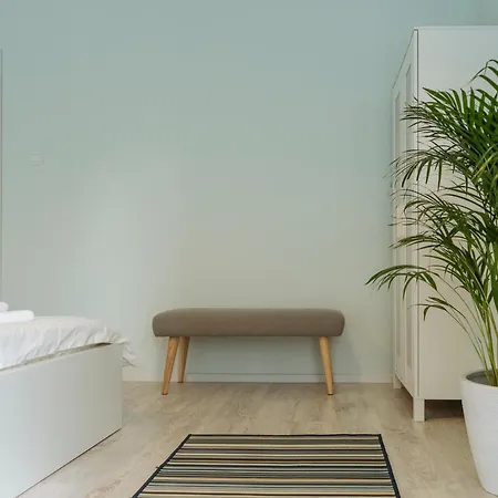 Spacious & Quiet - Center - 2br