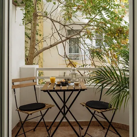 Spacious & Quiet - Center - 2br Apartment Bucharest