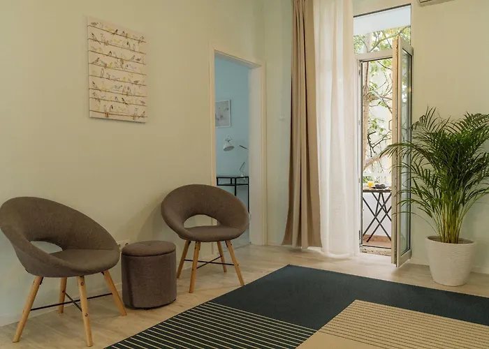 Apartment Spacious & Quiet - Center - 2br