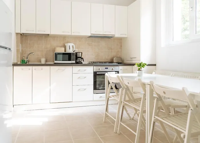 Spacious & Quiet - Center - 2br Apartman Bukarest