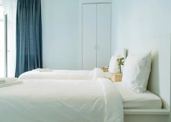 Апартаменти Spacious & Quiet - Center - 2br