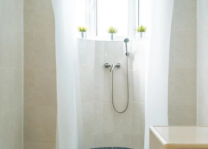 Апартаменти Spacious & Quiet - Center - 2br