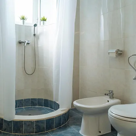 Spacious & Quiet - Center - 2br * Bükreş