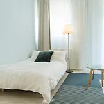 Spacious & Quiet - Center - 2br *