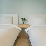 Spacious & Quiet - Center - 2br Lejlighed