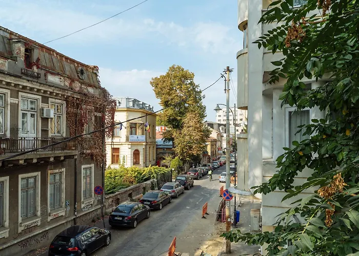 Spacious & Quiet - Center - 2br Bucureşti